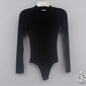 3/$20 harper heritage Black Long Sleeve Bodysuit
